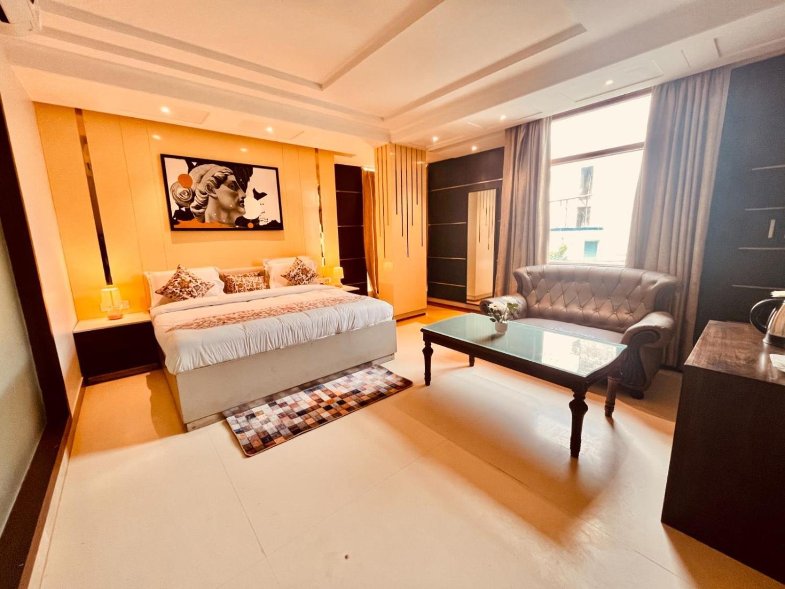 Hotel Bhoomivilas Агра Екстериор снимка
